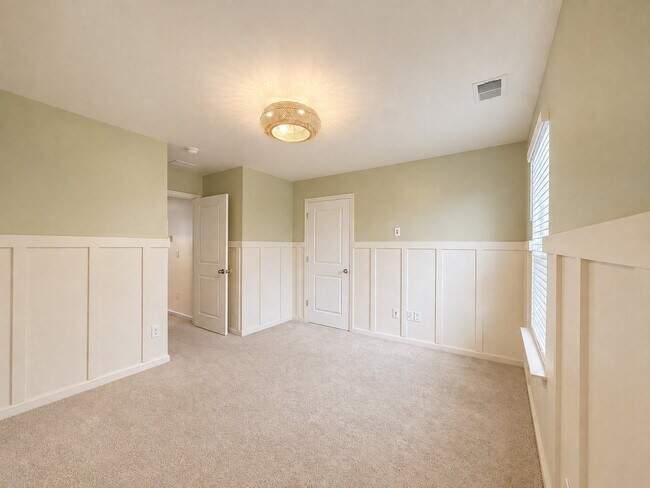 Building Photo - 169 Oakwood Blvd