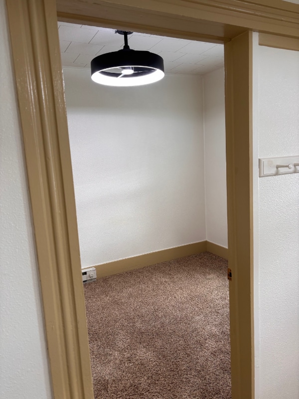 Building Photo - 1430 E Lyndale Ave