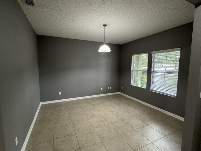 Building Photo - For Rent