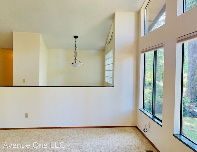 Building Photo - 3 br, 3 bath House - 8438 32nd Ave SW