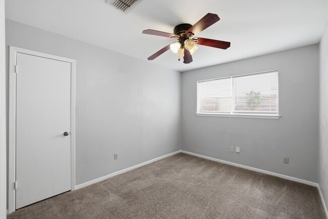 Building Photo - 5111 Crystal Bay Dr