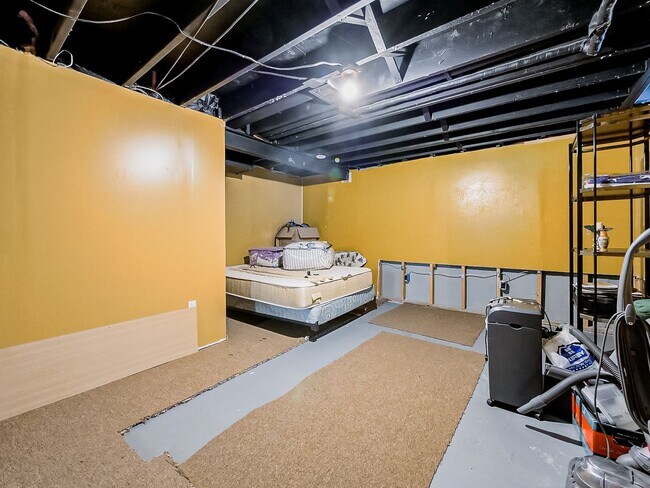Building Photo - 41562 Bedford Dr