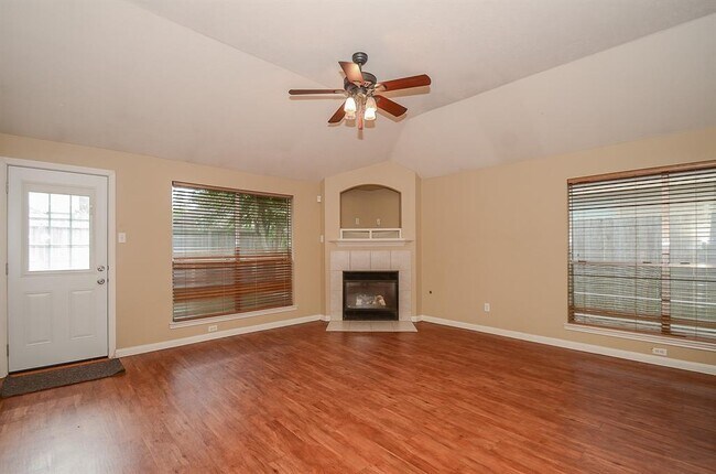 Building Photo - 4635 Southwest Fwy