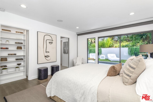 Building Photo - 9834 Wanda Park Dr