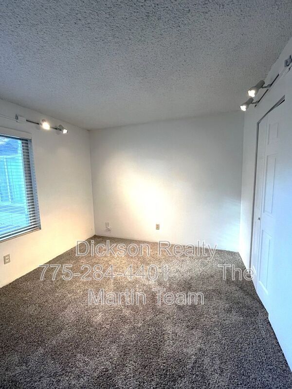 Building Photo - 1005 Baywood Dr