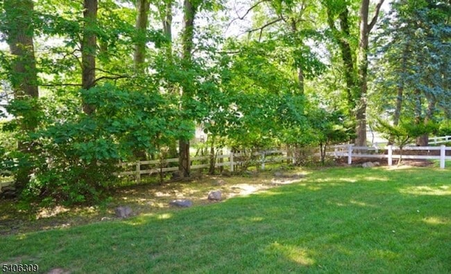 Building Photo - 17 Wellington Rd