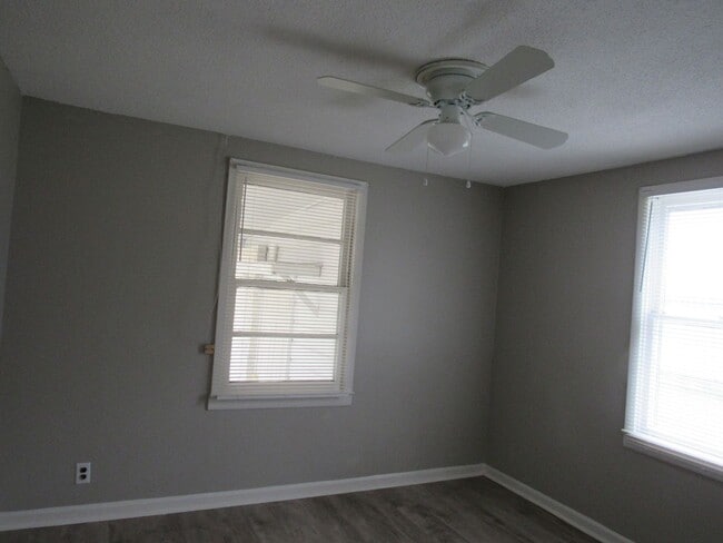 Building Photo - Cute home in Lakeland