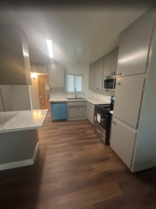 Building Photo - 7001 College Ave