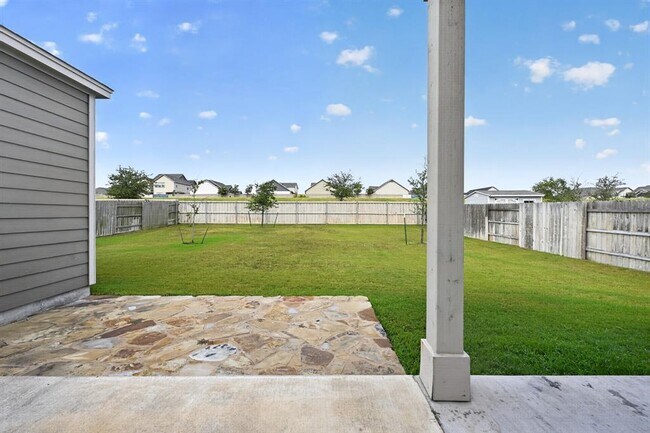 Building Photo - 104 Joseph Hawkins Ln