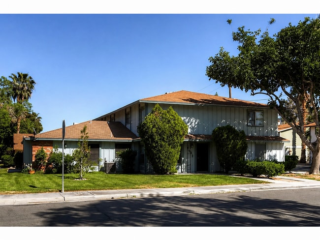 Building Photo - Central Las Vegas Condo Close to UNLV