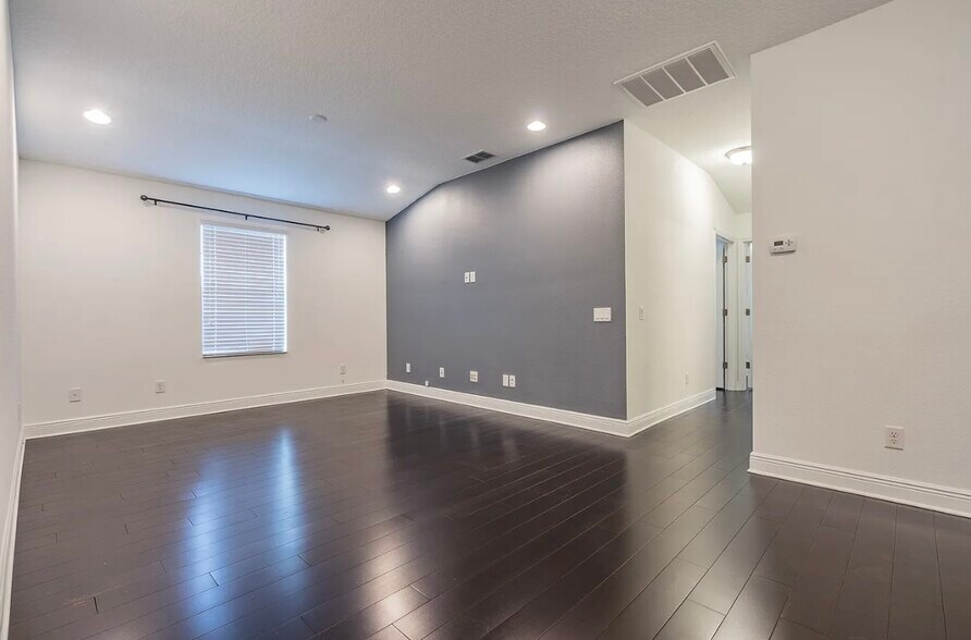 Building Photo - 11617 Crowned Sparrow Ln