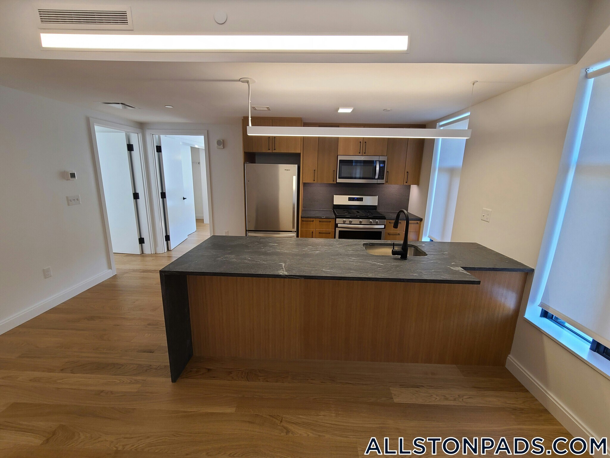 Building Photo - 83 Gardner St