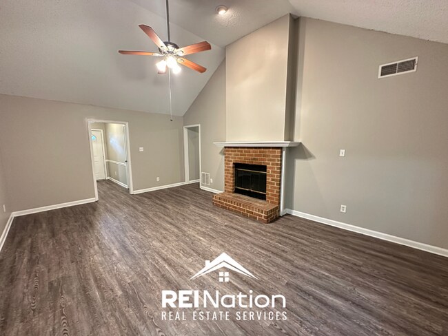 Building Photo - CORDOVA COVE CHARMER! 3BR/2BA | High Ceilings & Brick Fireplace | 2-Car Garage!