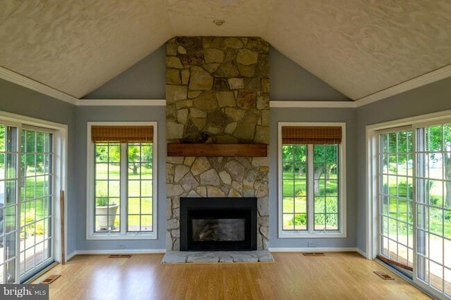 Building Photo - 206 Prospect Bay Dr W