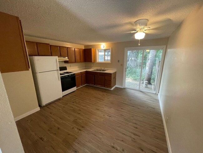 Building Photo - 1515 Arthur St