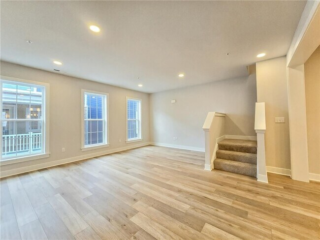 Building Photo - 305 Frederick Wy