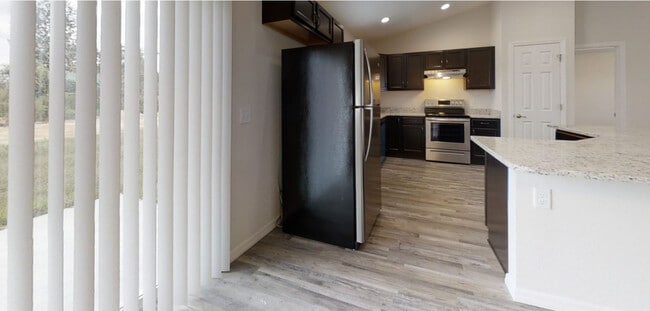 Building Photo - 35 Birchwood Dr