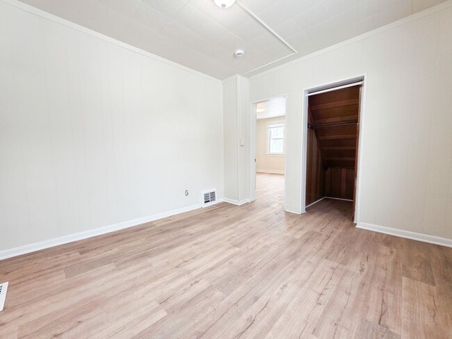 Building Photo - 1405 Day St