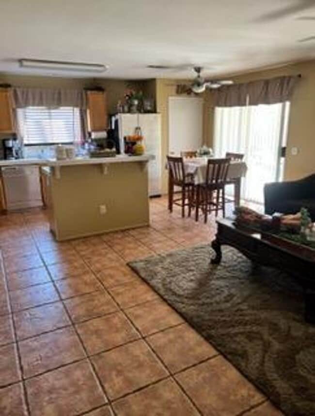 Building Photo - Cul de sac