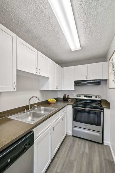 Building Photo - Madrona Estates