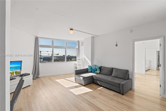 Building Photo - 7135 Collins Ave