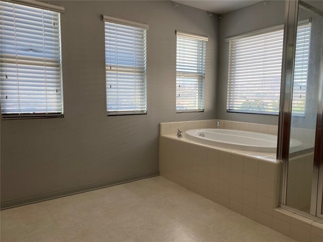 Building Photo - 34093 Lady Fern Ct