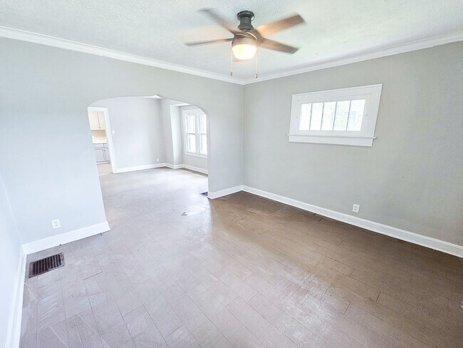 Building Photo - 519 - 521 N Sherman Drive