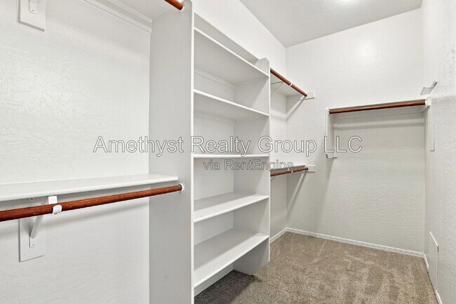 Building Photo - 7027 W Potter Dr