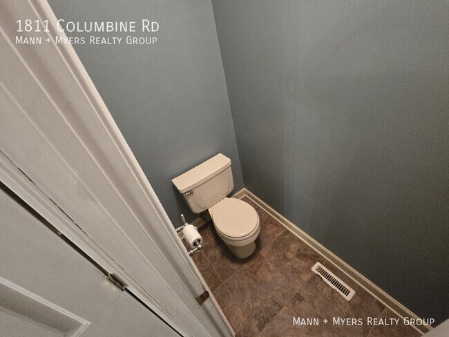 Building Photo - 1811 Columbine Rd