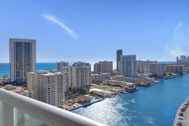 Building Photo - 2602 E Hallandale Beach Blvd