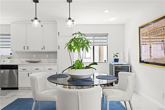 Building Photo - 2450 E Del Mar Blvd