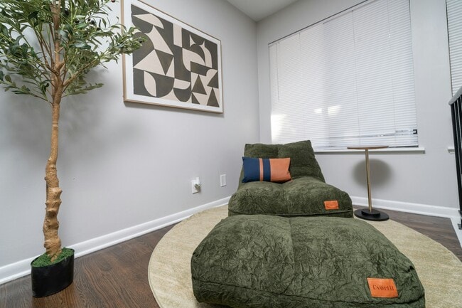 Building Photo - 20 Finch Trl NE