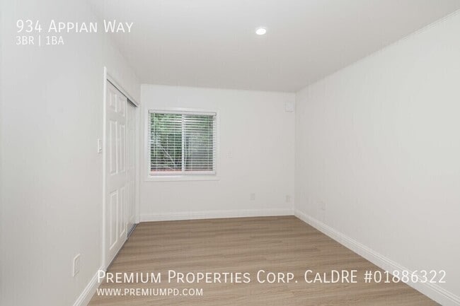 Building Photo - 934 Appian Way