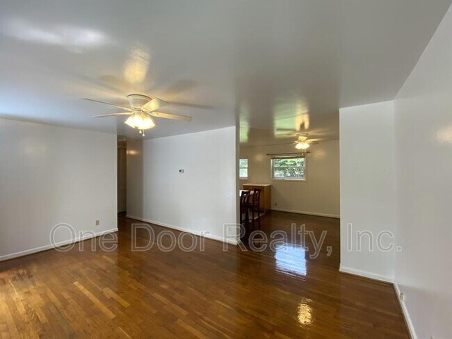 Building Photo - 139 Winston Dr