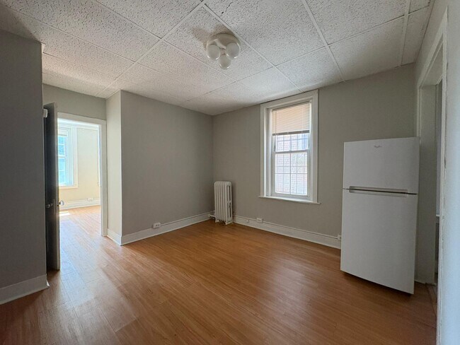 Building Photo - 340 Orange St
