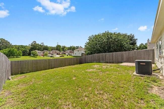 Building Photo - 5041 Willow Point Dr
