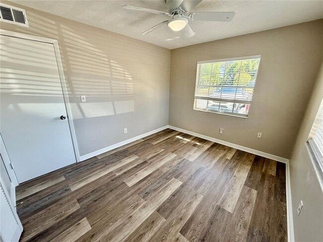 Building Photo - 2403 Aspinwall St