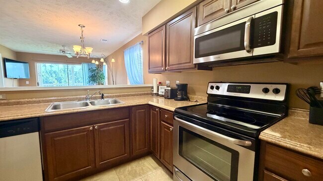 Building Photo - 638 Waterway Village Blvd