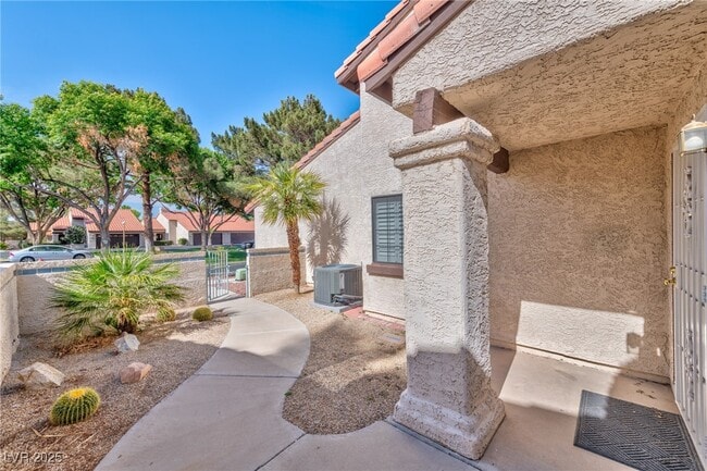 Building Photo - 3151 La Mancha Way