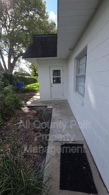 Building Photo - 519 Duchess Ct