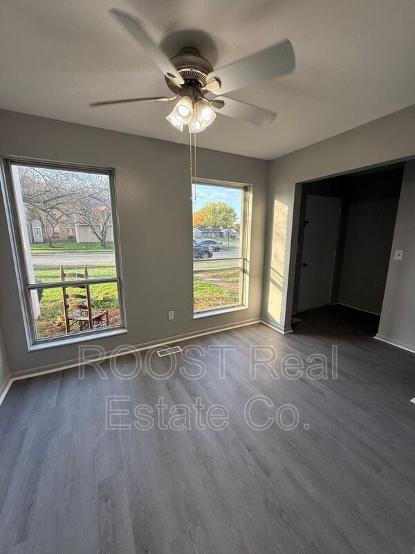 Building Photo - 6820-6826 Emerald Ave