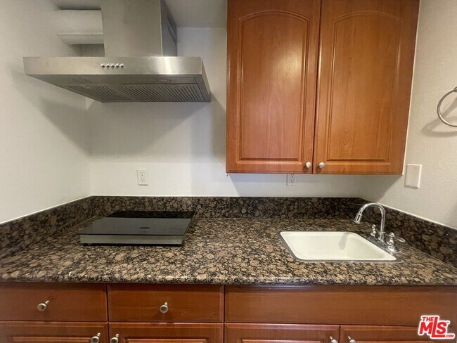 Building Photo - 4921 Kester Ave