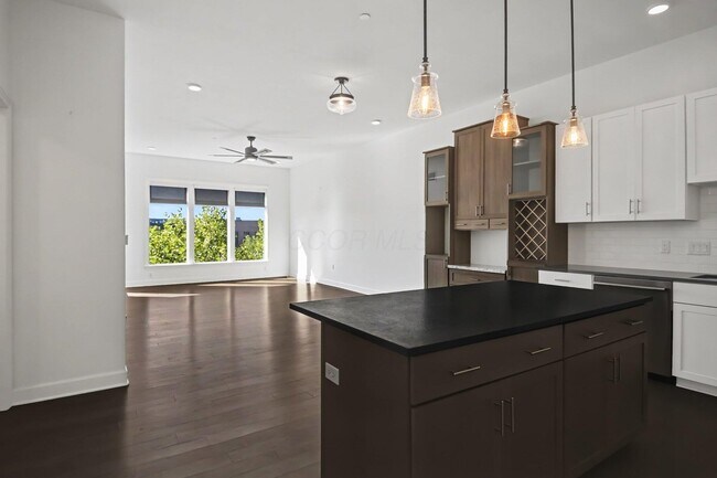 Building Photo - 828 Bobcat Ave