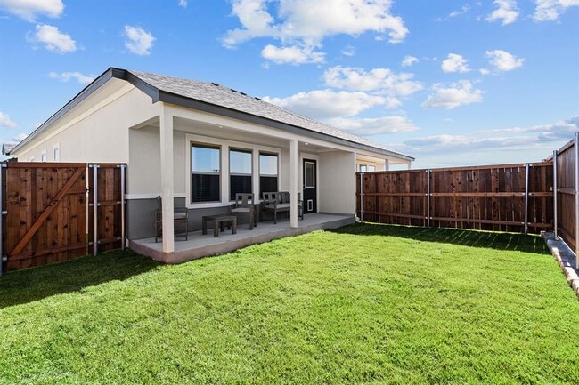 Building Photo - 476 Suffield Dr