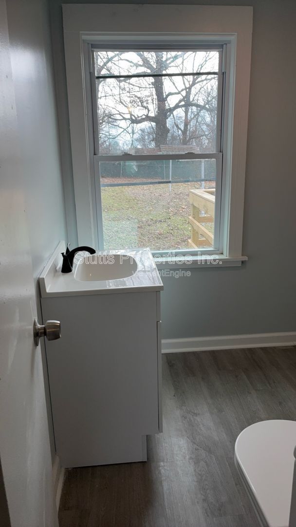 Building Photo - 2410 Veterans Dr