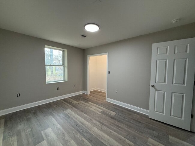 Building Photo - Old Tusculum Rd Apartments