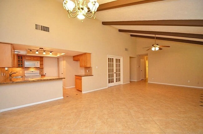 Building Photo - 3130 Frontier Dr