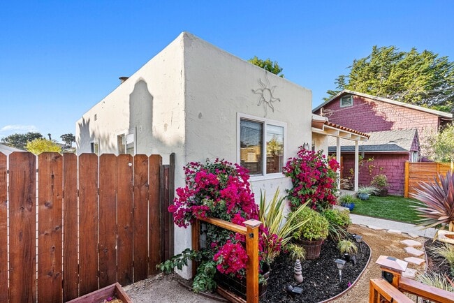 Building Photo - 37 Portola Ave