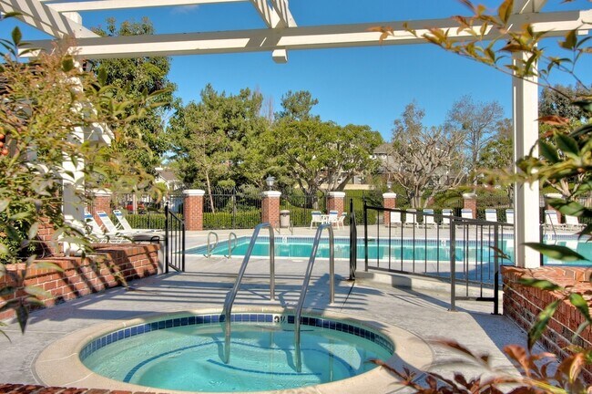 Building Photo - Remodeled Seawatch Condo with Beautiful Views