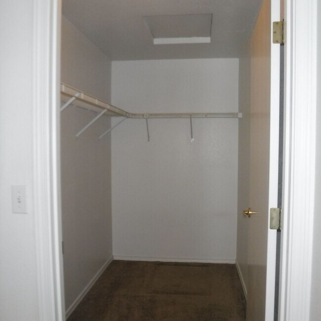 Building Photo - Two Bedroom, Two Bath with Single Car Gara...